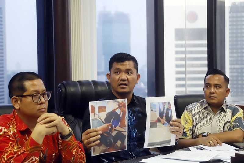 Kuasa hukum serahkan bukti dokumen terkait kasus SGD palsu ke polisi