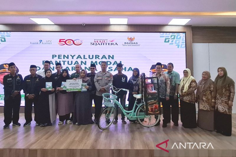 baznas-banjarmasin-salurkan-puluhan-bantuan-modal-dan-sarana-usaha