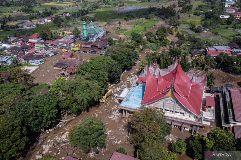bws-sumatra-v-normalisasi-alur-sungai-akibat-banjir-solok