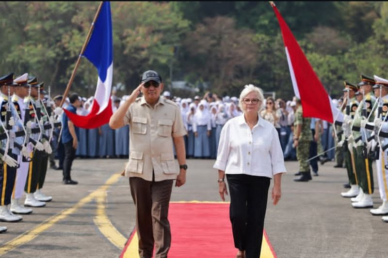Menhan RI dan Menteri Angkatan Bersenjata Prancis tinjau Misi Pegase