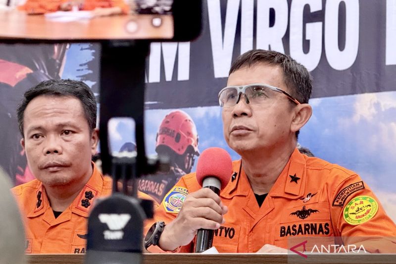 Basarnas-TNI AL kerahkan 54 penyelam operasi SAR KM Virgo hari ke-13