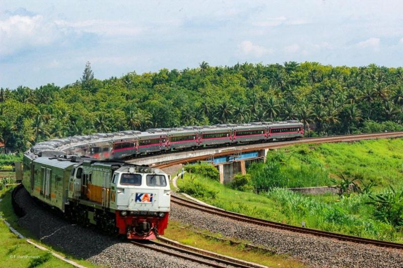Delapan Dekade Perjalanan KAI, Dari Menghubungkan Indonesia hingga Melaju dengan Teknologi Modern