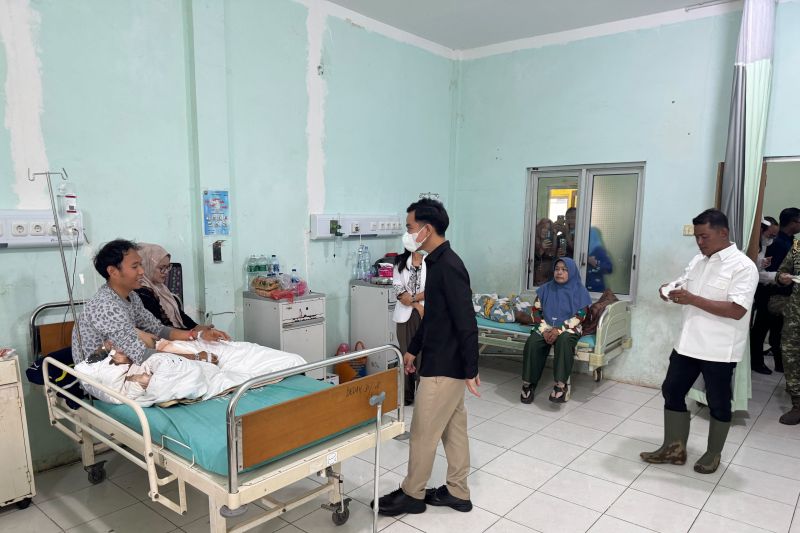 Wapres minta nakes RSUD Arosuka antisipasi penyakit pascabanjir