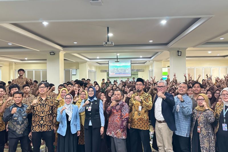 MES Surakarta dan ASBISINDO edukasi Gen-Z SMA Al-Islam 1 Surakarta lewat gaya hidup halal