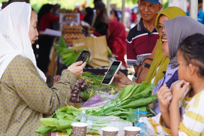 pemkot-palu-sediakan-50-jenis-bahan-pangan-di-pasar-tani