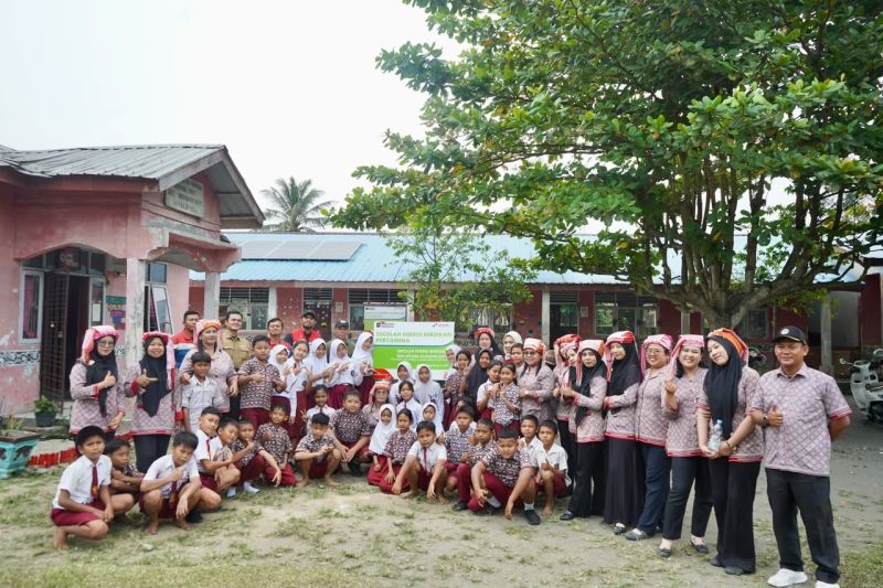 pertamina-nre-bawa-plts-air-bersih-melalui-sekolah-energi-berdikari