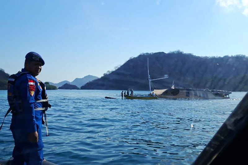 Polisi memeriksa nakhoda KM Yukai terkait kecelakaan di Labuan Bajo