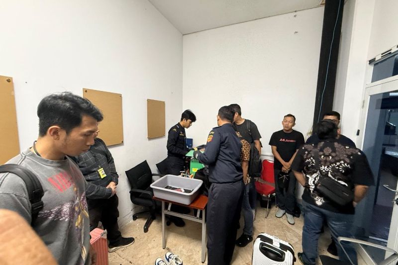 Bareskrim bersama Bea Cukai gagalkan peredaran 5 kg serbuk Etomidate