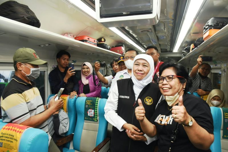 khofifah-dorong-peningkatan-layanan-dan-keselamatan-kereta-api