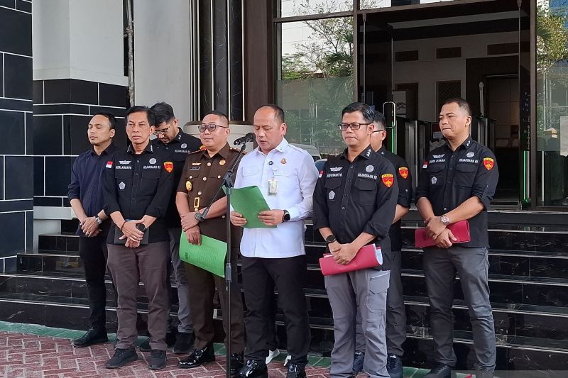 Kejagung limpahkan enam tersangka MBG ke Kejari Jakpus