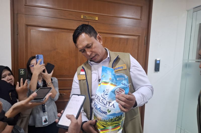 bulog-terapkan-formula-percampuran-stok-beras-jaga-mutu-beras-sphp