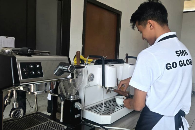 SMK Go Global bekali 100 peserta jadi barista siap kerja luar negeri