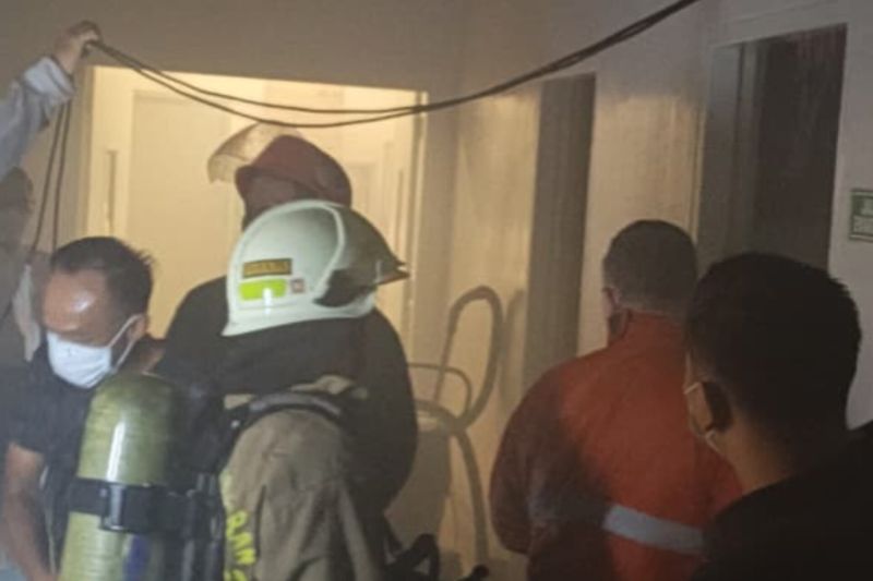 61 personel padamkan kebakaran lantai dasar hotel di Karet Kuningan