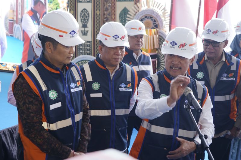 pemkab-jembrana-berharap-pelabuhan-ikan-internasional-dongkrak-pad