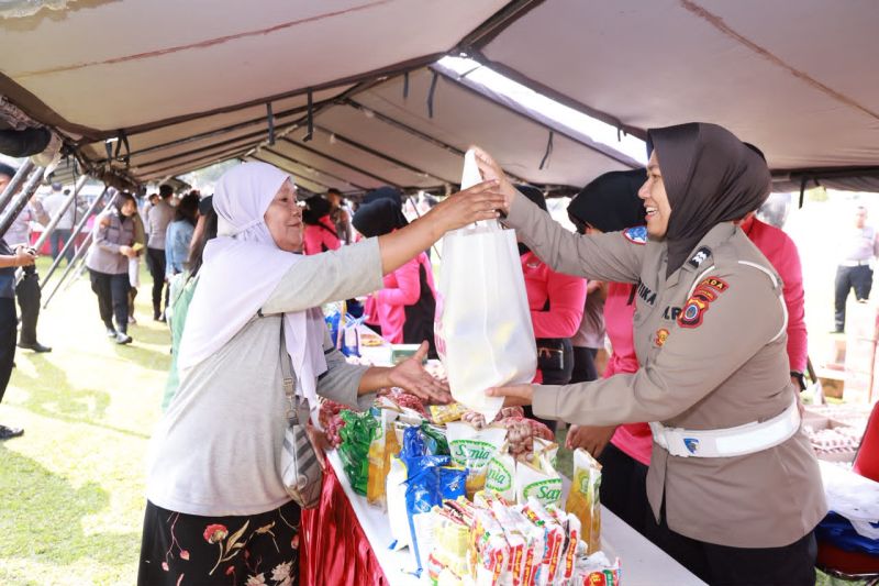polda-diy-gelar-pasar-murah-sambut-hut-lalu-lintas-ke-71
