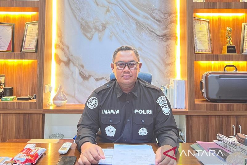 Polda Bengkulu sanksi disiplin oknum polisi julurkan lidah saat demo