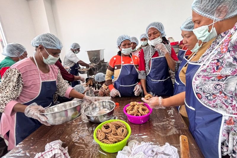 tim-ipb-university-gelar-pelatihan-produksi-mi-sagu-di-merauke