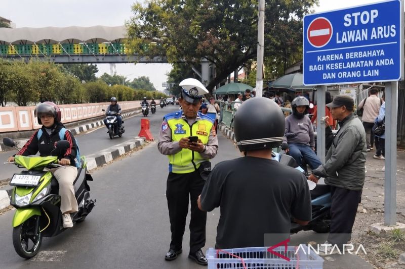 Cegah pelanggaran lawan arus lalin, Polda Metro Jaya perkuat pengawasan