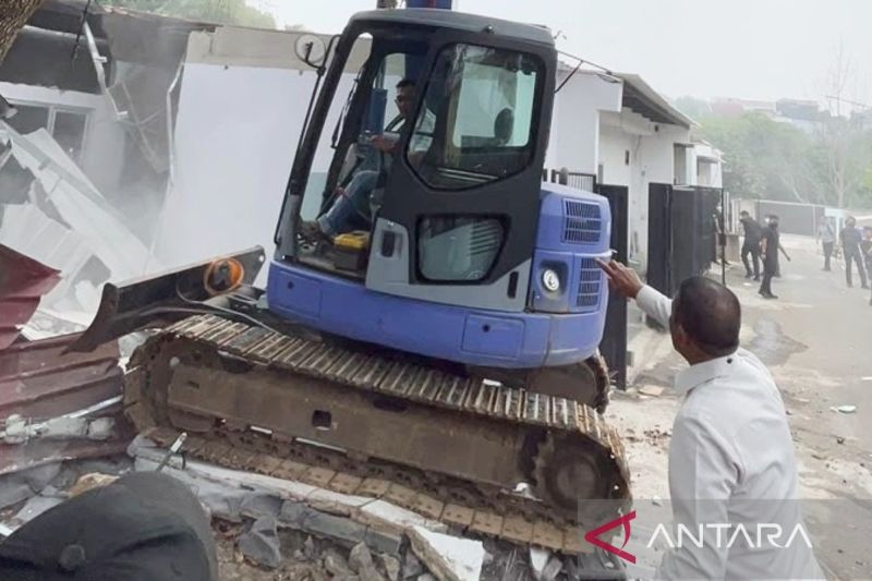 Dirjenpas pimpin pembongkaran 10 unit bangunan fasilitas "apartemen" Lapas Cibinong