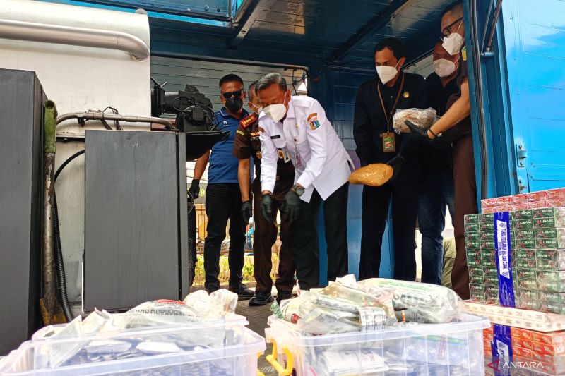 kejari-jaktim-musnahkan-barang-bukti-dari-381-perkara