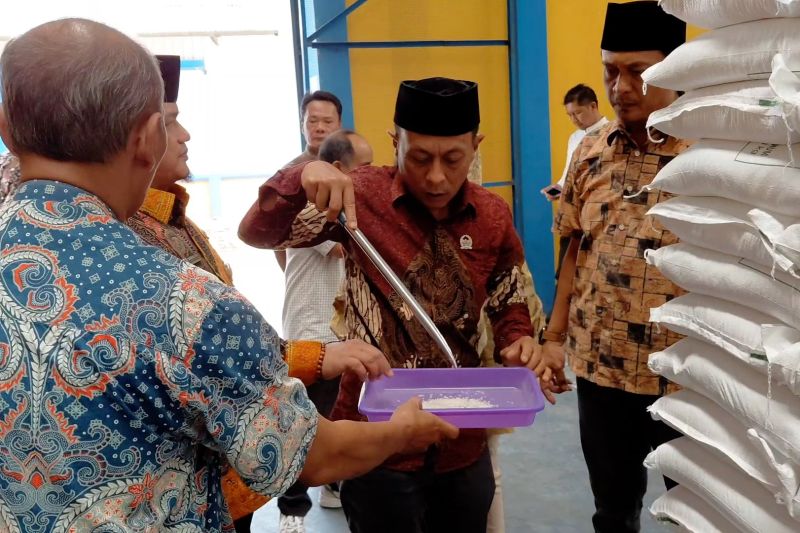 DPRD Banjarnegara pantau kualitas beras di gudang Bulog