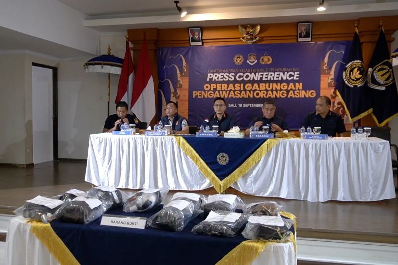 Imigrasi Ngurah Rai jaring 13 WNA terindikasi bisnis prostitusi