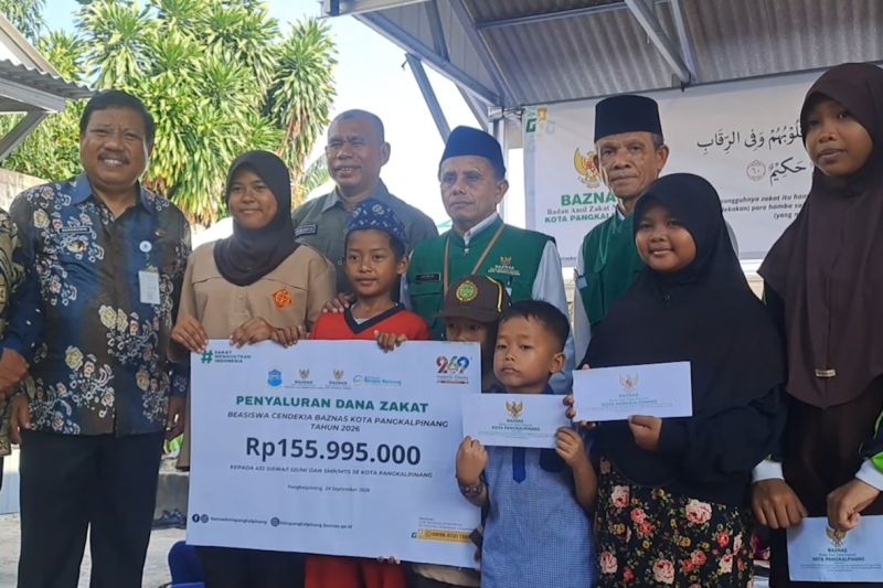 Baznas Pangkalpinang salurkan beasiswa Rp155,9 juta untuk 433 pelajar