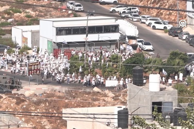 Kelompok pemukim ilegal Israel serbu kota Beitunia di Tepi Barat