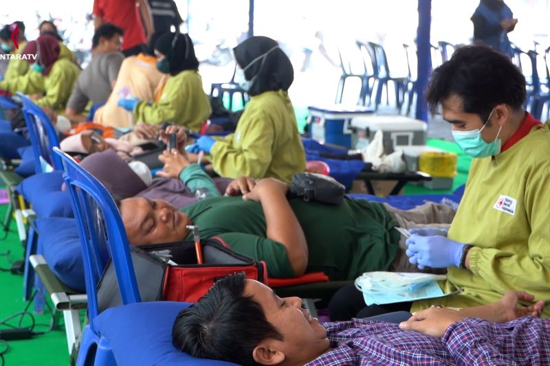 Ratusan warga Banjarmasin ikuti donordarah dan cek kesehatan gratis