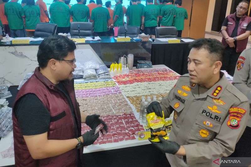 polisi-ungkap-cara-kerja-jaringan-produksi-narkoba-etomidate-di-pik-2