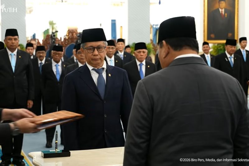 Sinta Nuriyah hingga Rocky Gerung dilantik jadi anggota Wantimpres
