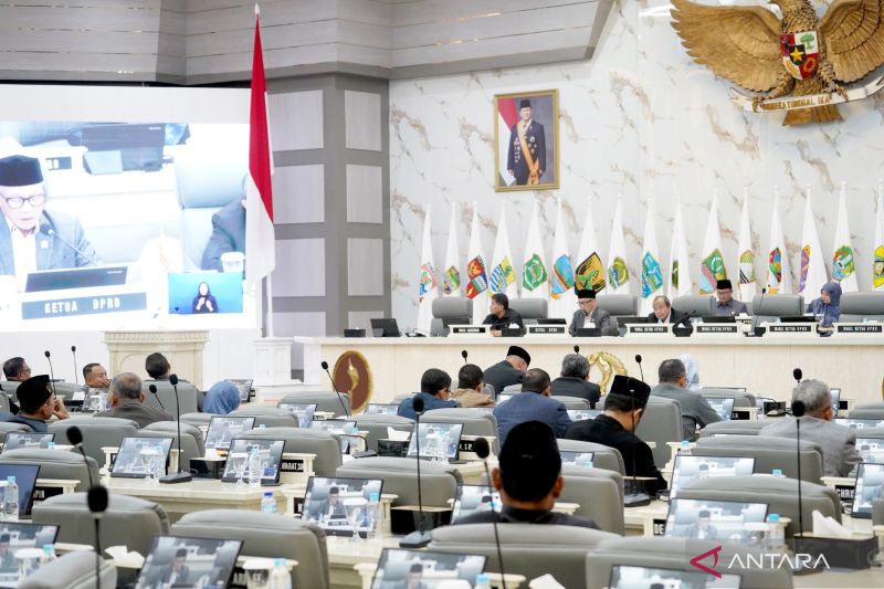 dprd-jabar-bentuk-pansus-xix-xx-bedah-modal-bijb-pemangkasan-dinas