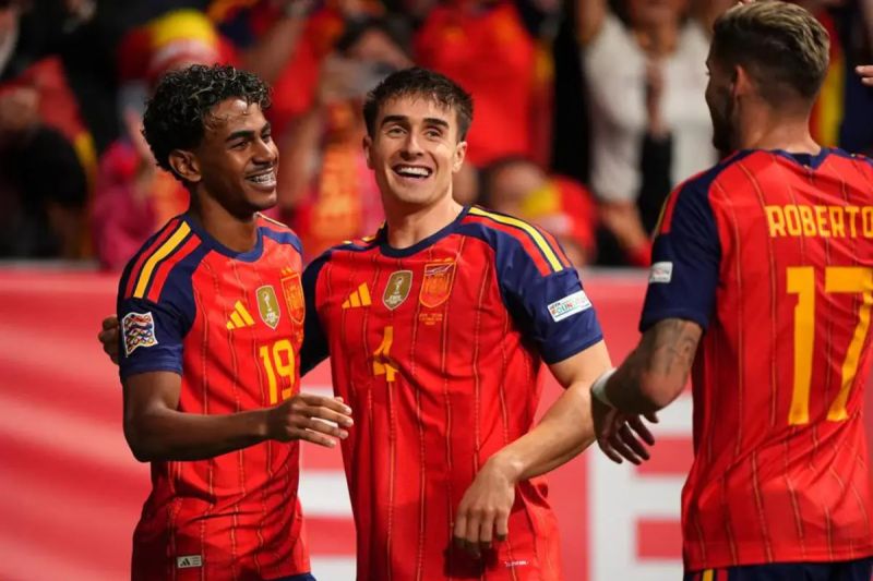Spanyol pertahankan rekor sempurna seusai menang 3-1 atas Ceko