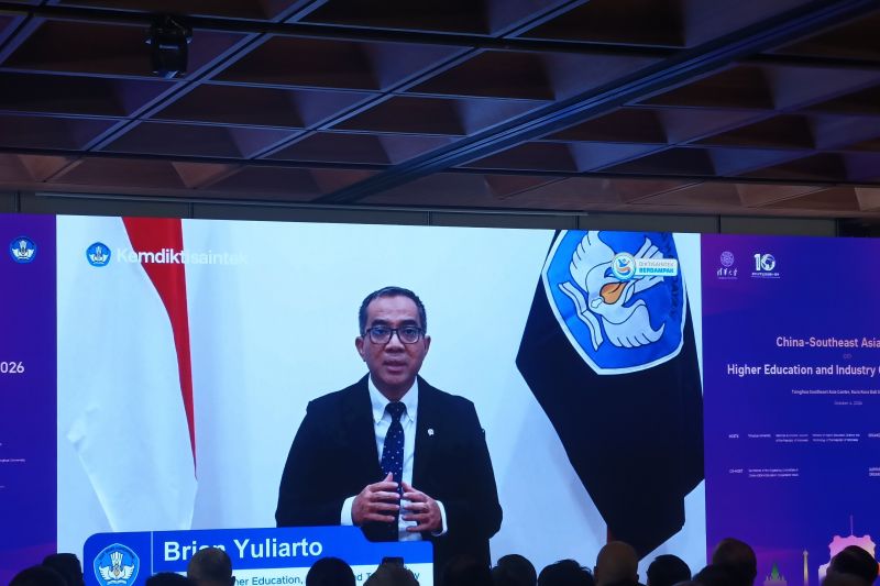 mendiktisaintek-dorong-ri-china-perkuat-kolaborasi-dikti-dan-industri