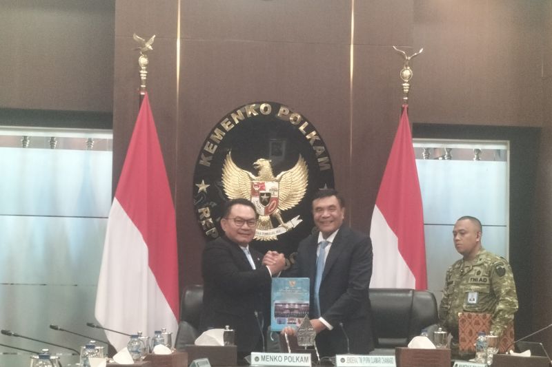 Djamari secara resmi serahkan jabatan Menko Polkam ke Dudung