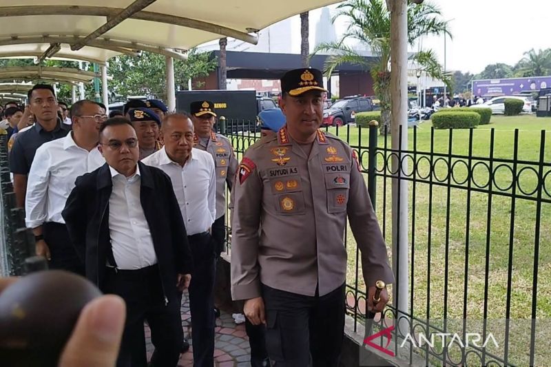 DPR Sahkan UU Pelindungan Ketenagakerjaan, Pimpinan Dewan Temui Buruh yang Berdemo di Senayan