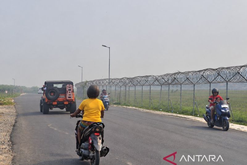kabut-asap-batalkan-seluruh-penerbangan-di-bandara-rendani-manokwari