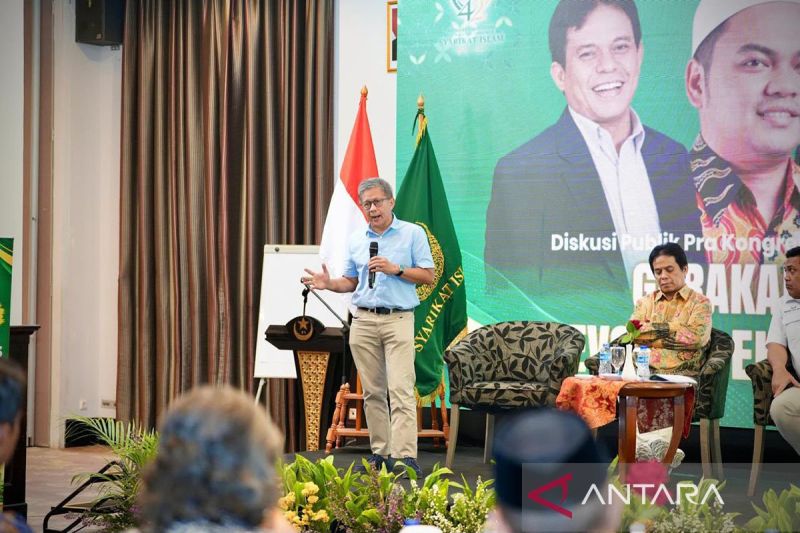 Rocky Gerung sebut Kopdes Merah Putih membutuhkan dukungan negara