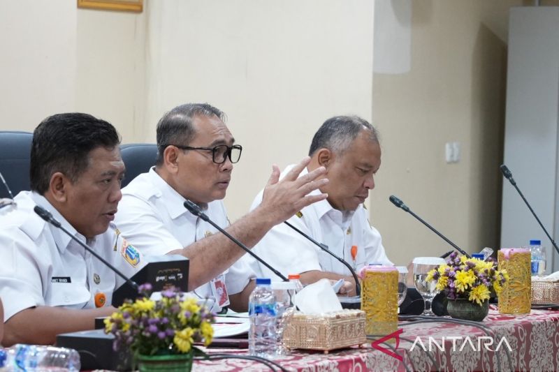 Wali Kota Jakpus tekankan peran lurah kurangi sampah dari sumber