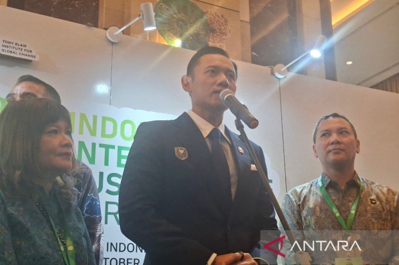 ahy-timbulsloko-jadi-lokasi-groundbreaking-perlindungan-pantura-jawa