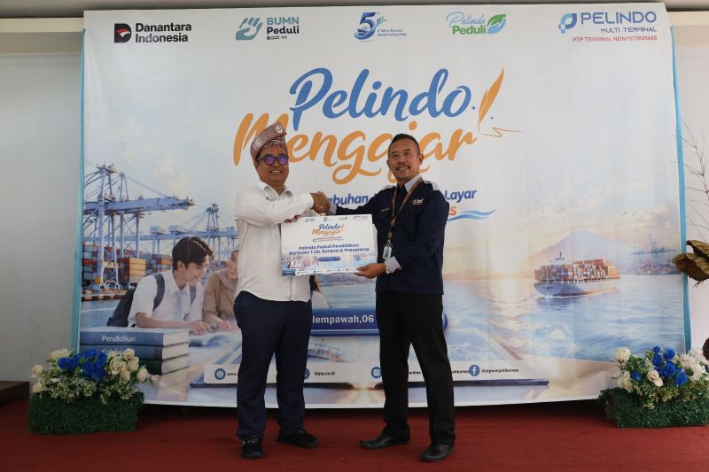 Pelindo Mengajar Buka Wawasan Siswa SMKN 1 Mempawah tentang Dunia Kepelabuhanan