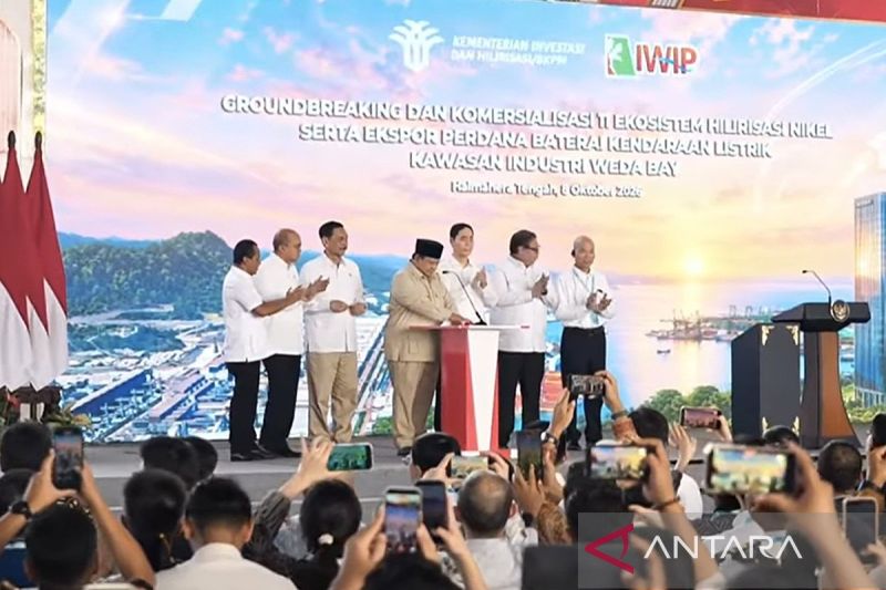 Prabowo luncurkan ekspor perdana baterai EV dan 11 proyek di IWIP