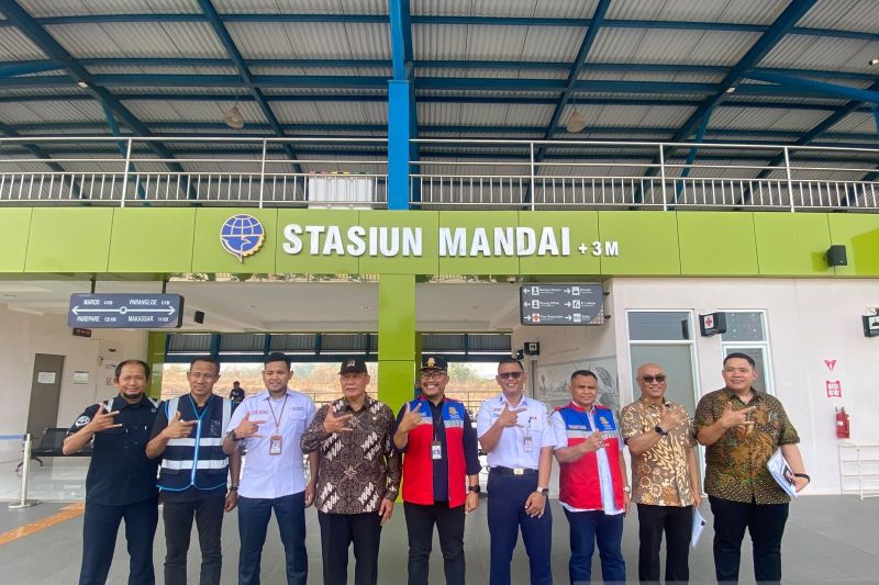 anggota-dpr-kritisi-jalur-dan-lokasi-stasiun-kereta-api-sulsel
