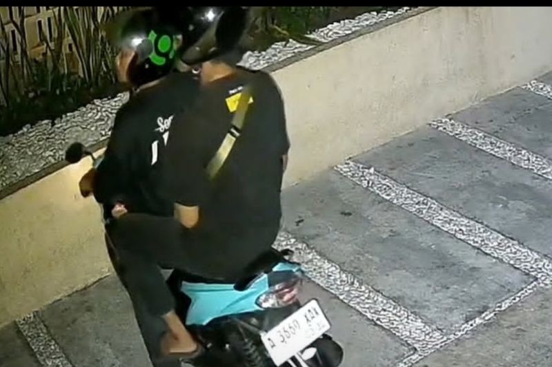 polisi-selidiki-kasus-pencurian-laptop-di-lapangan-padel-jaksel