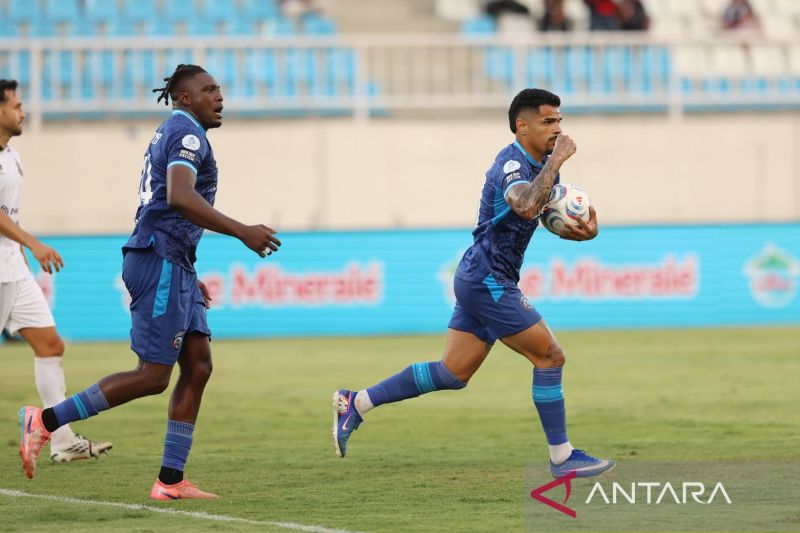 Arema FC ditahan imbang Bhayangkara FC 2-2