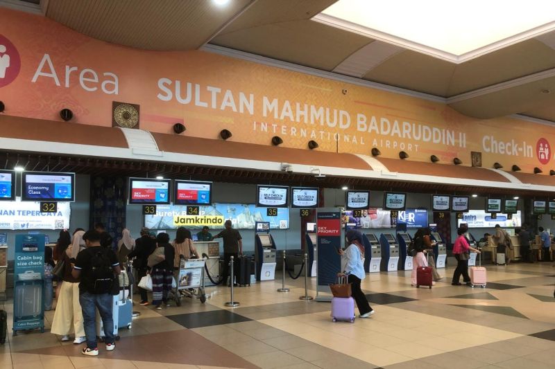 bandara-smb-ii-palembang-15-penerbangan-terdampak-kabut-asap
