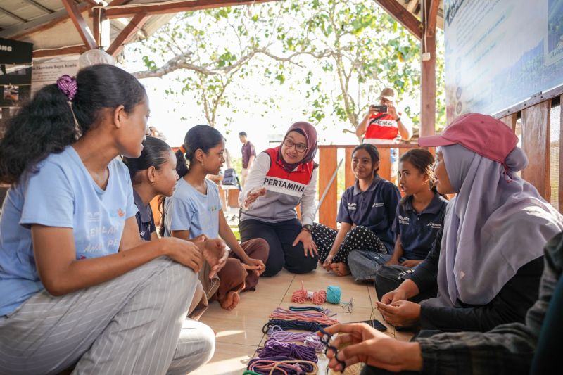 pertamina-memberdayakan-masyarakat-pesisir-lewat-sekolah-alam-di-ntb