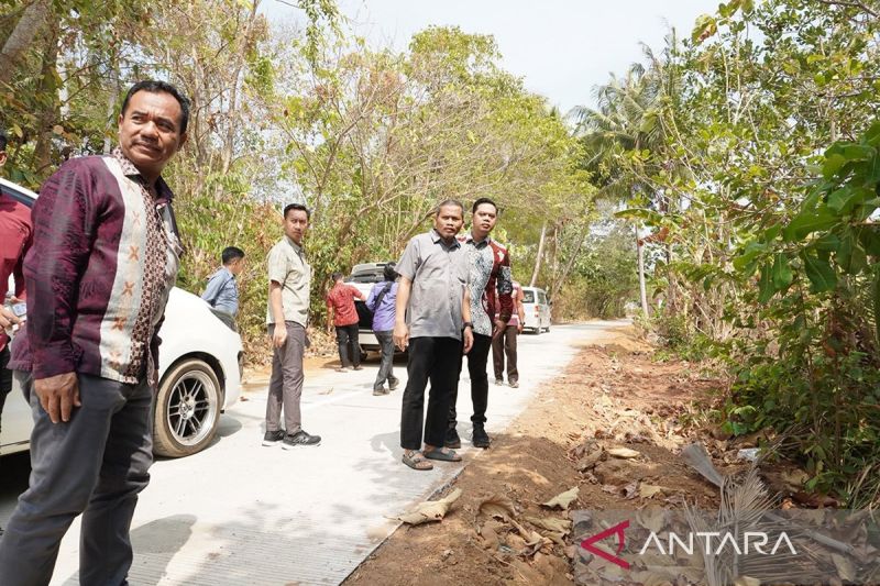 pemkab-siapkan-penanganan-akses-jalan-ke-objek-wisata-di-karimunjawa