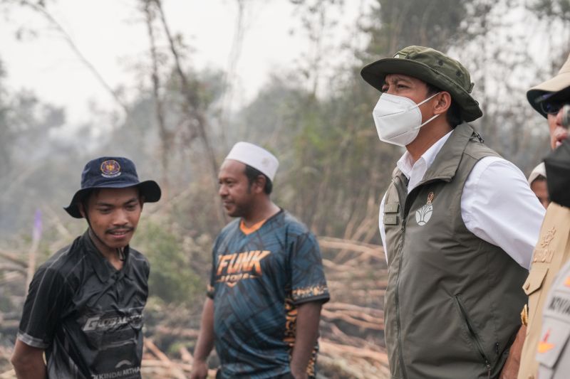 menhut-tekankan-kewaspadaan-dan-koordinasi-dalam-penanganan-karhutla