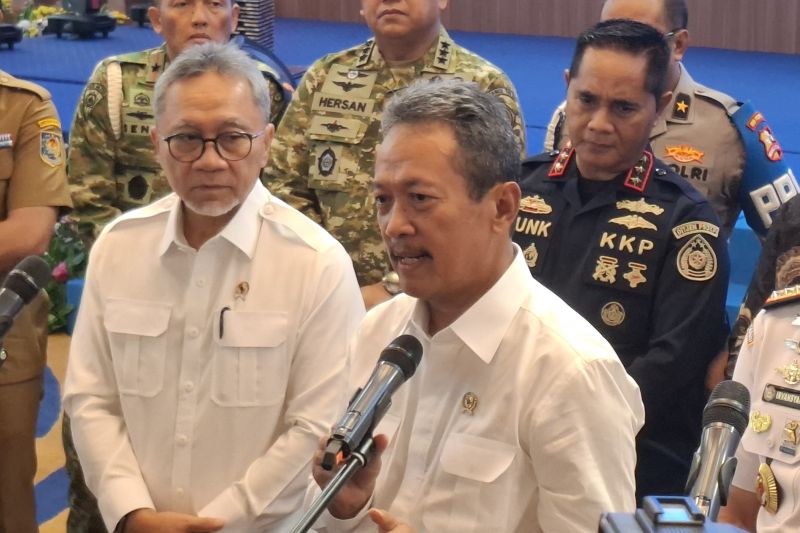 menteri-trenggono-tegaskan-ekspor-benih-lobster-disetop-selamanya